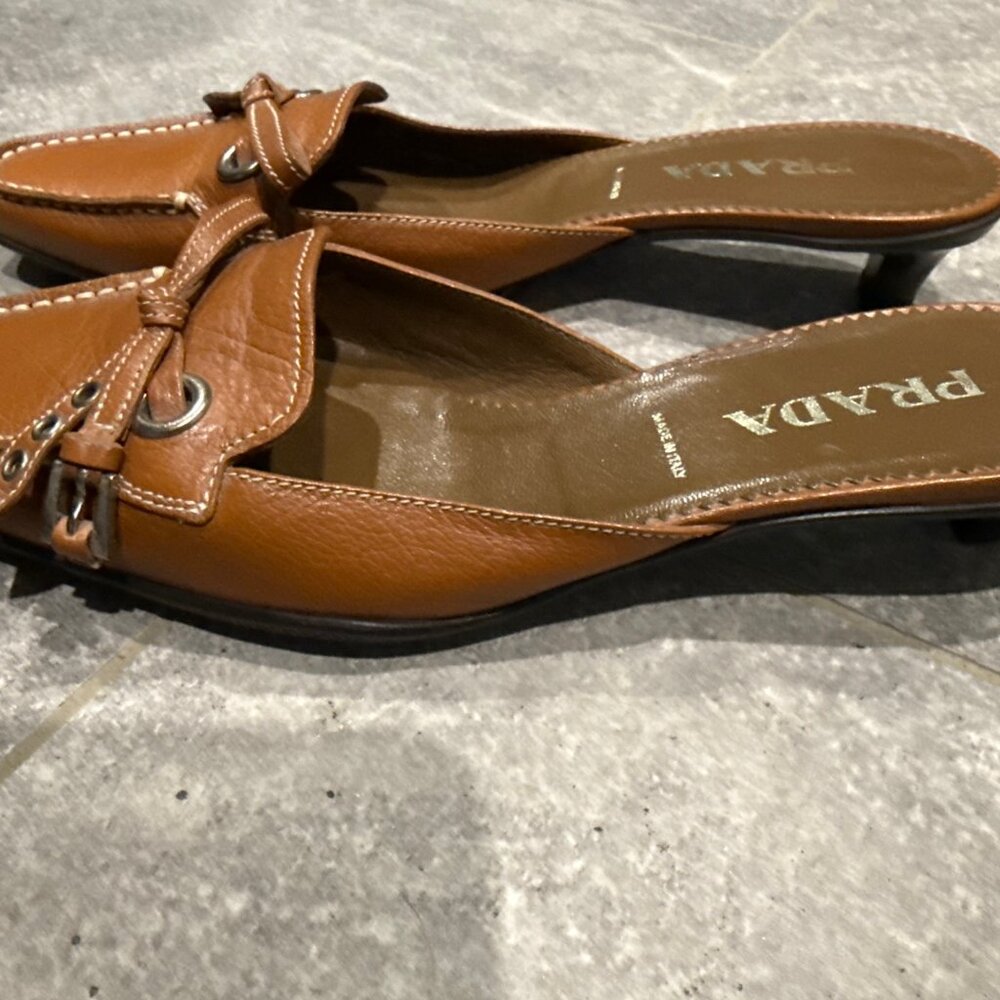 Prada Round Toe Slipper Women's  5.5 - Picture 3 of 7